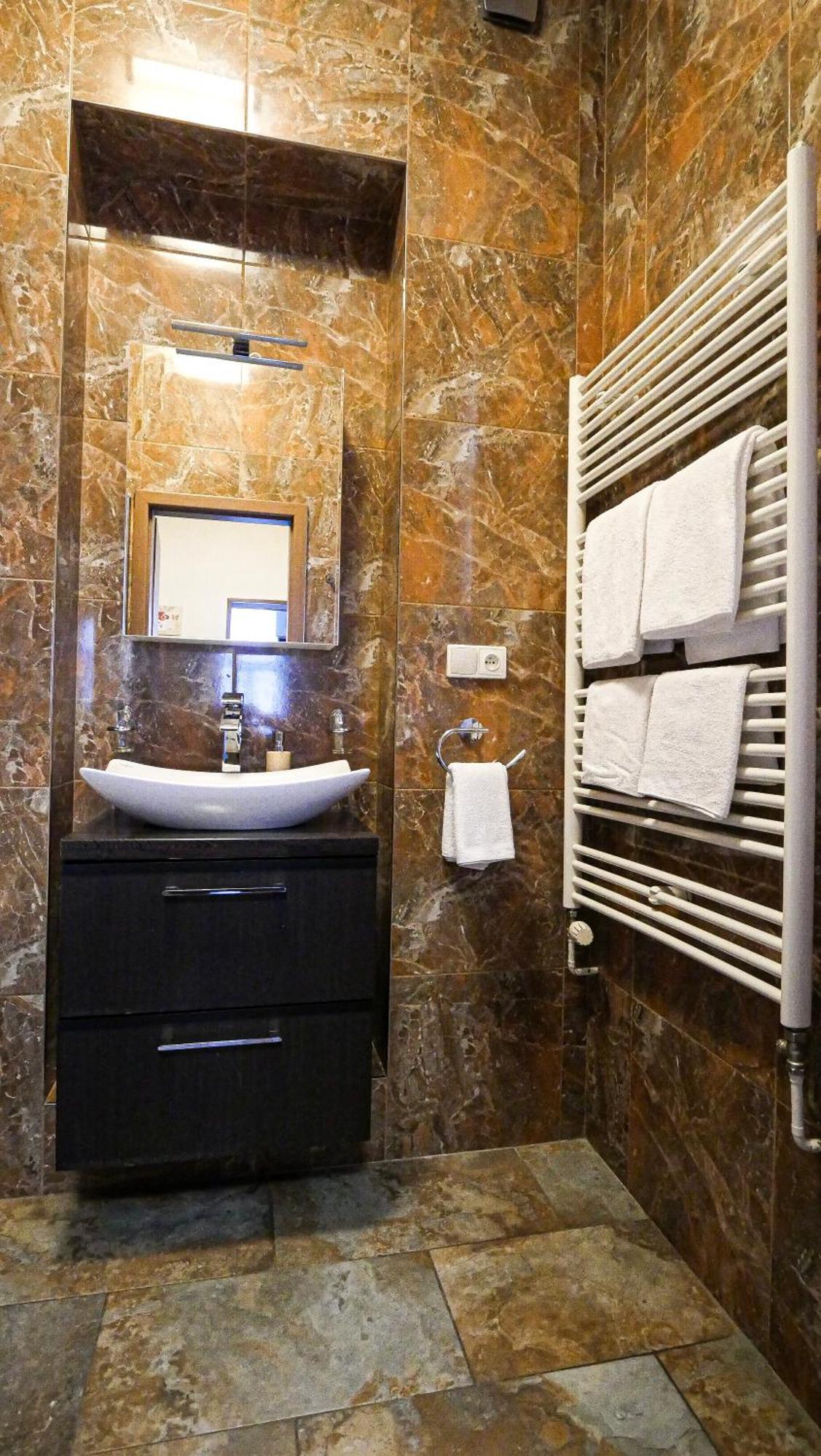 Residence Moravia Apartments カルロヴィ・ヴァリ エクステリア 写真